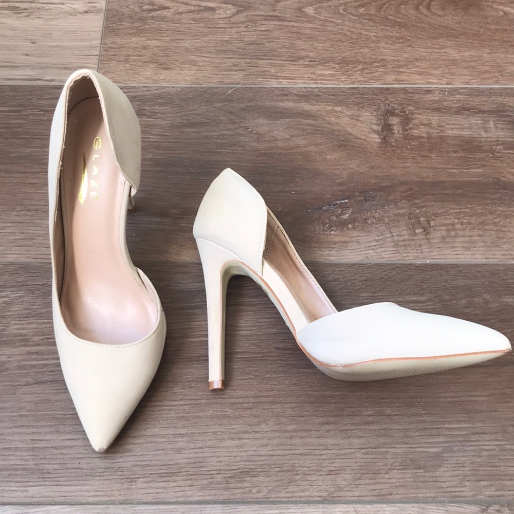 Nude pointed toe heels
